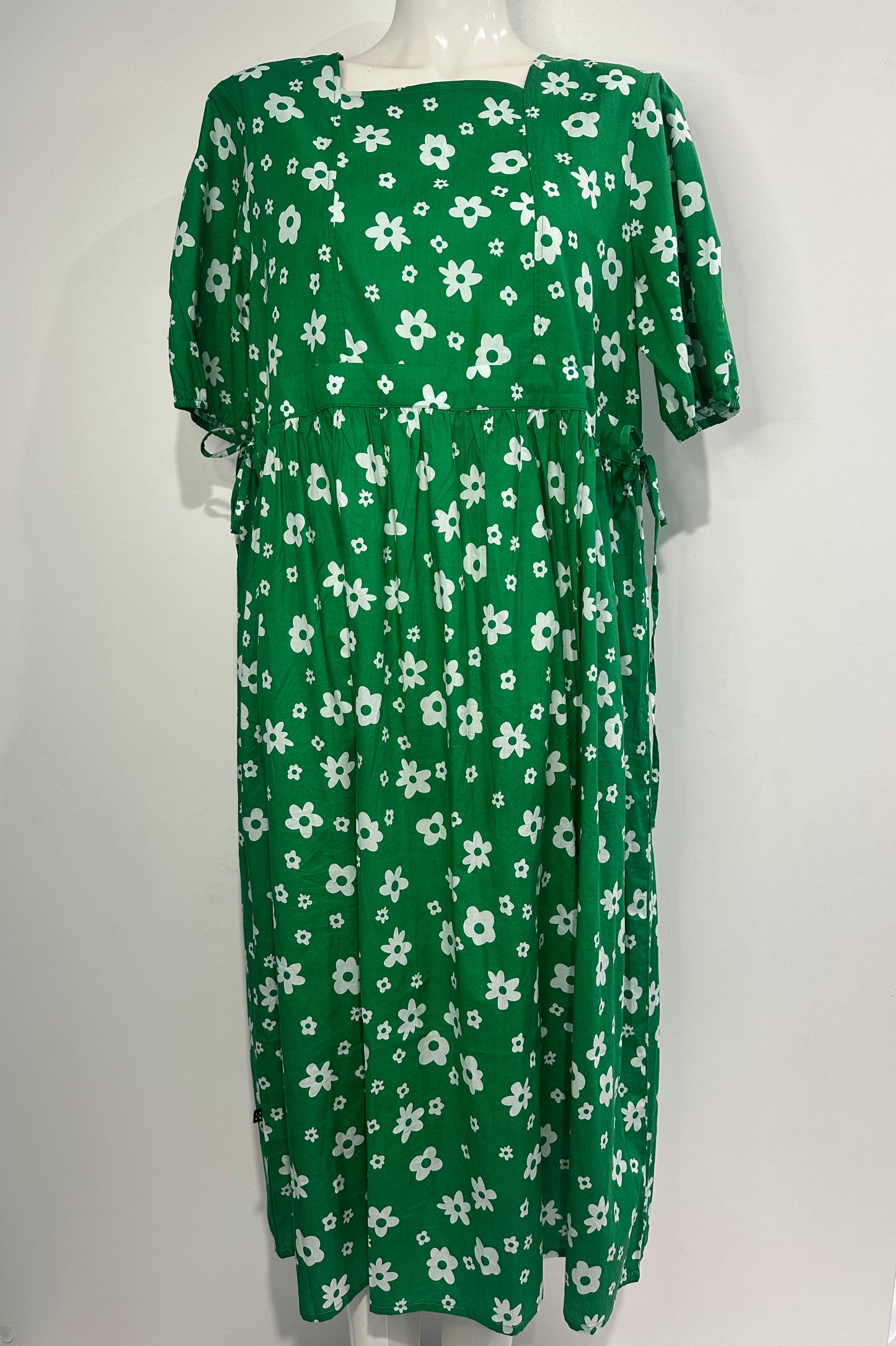 Green & White Garden Midi